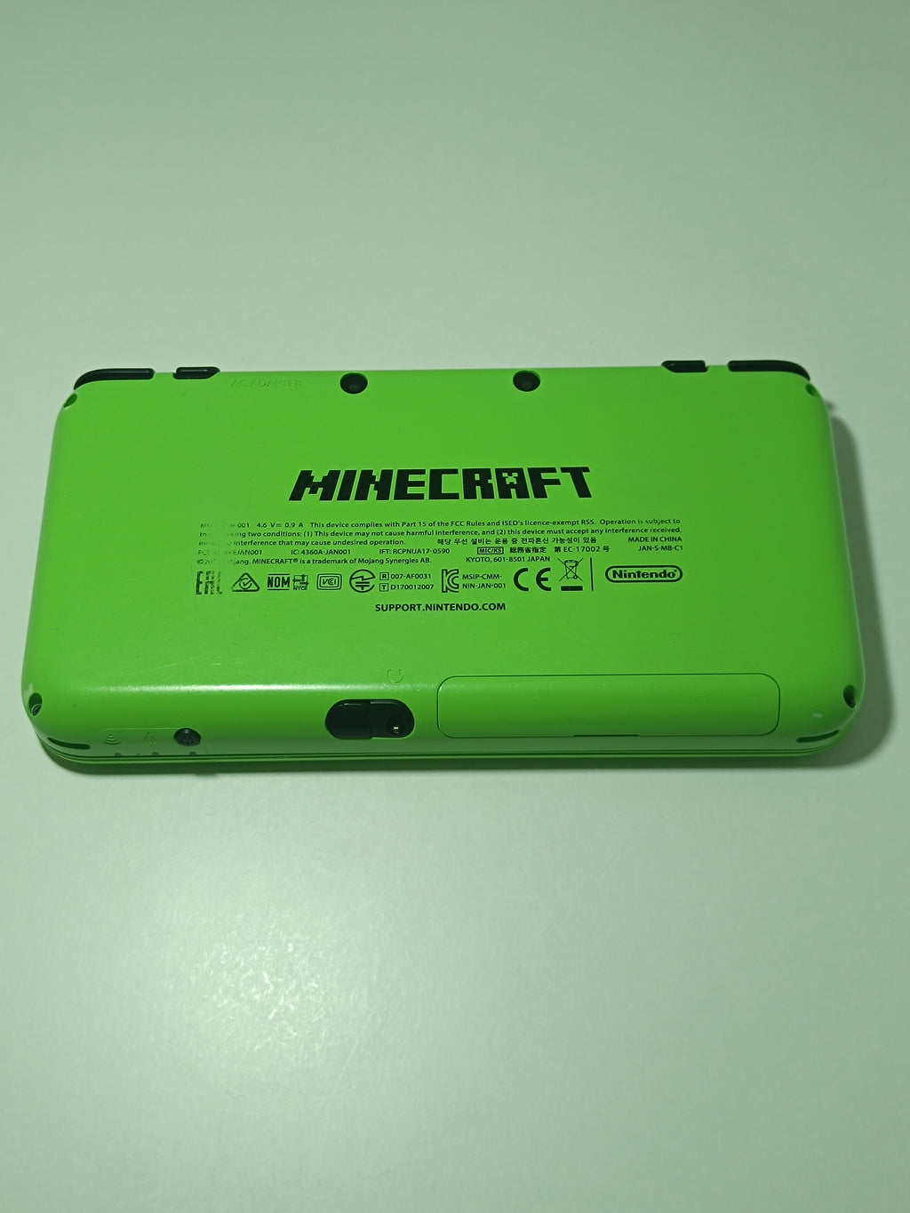 New Nintendo 2DS XL - Minecraft Edition