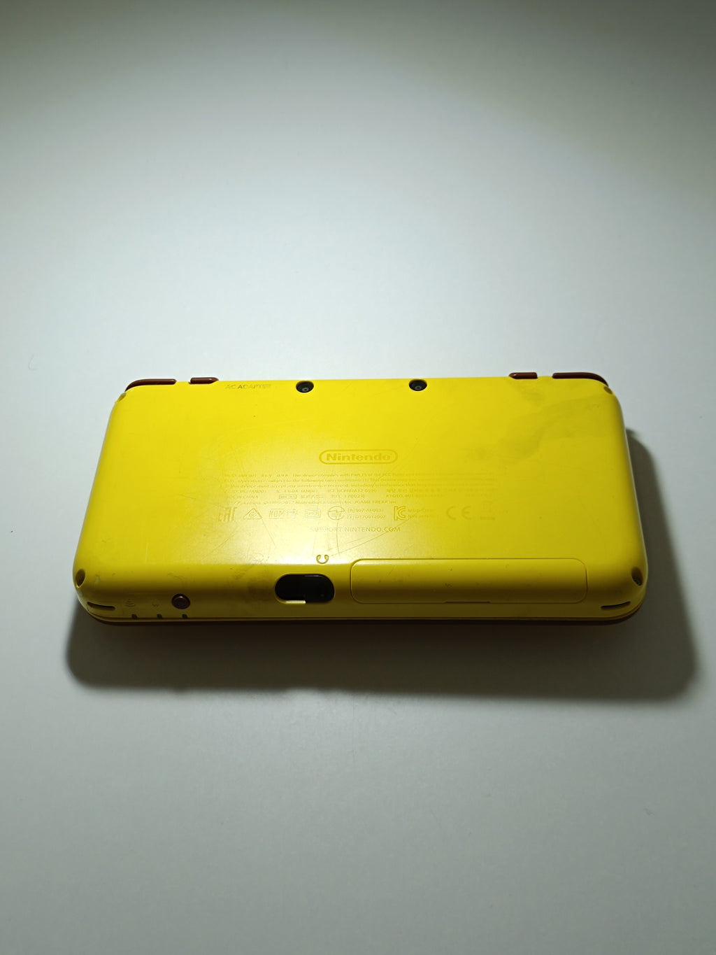 New Nintendo 2DS XL Pikachu Pokemon Edition - mit Bruch | Rarität