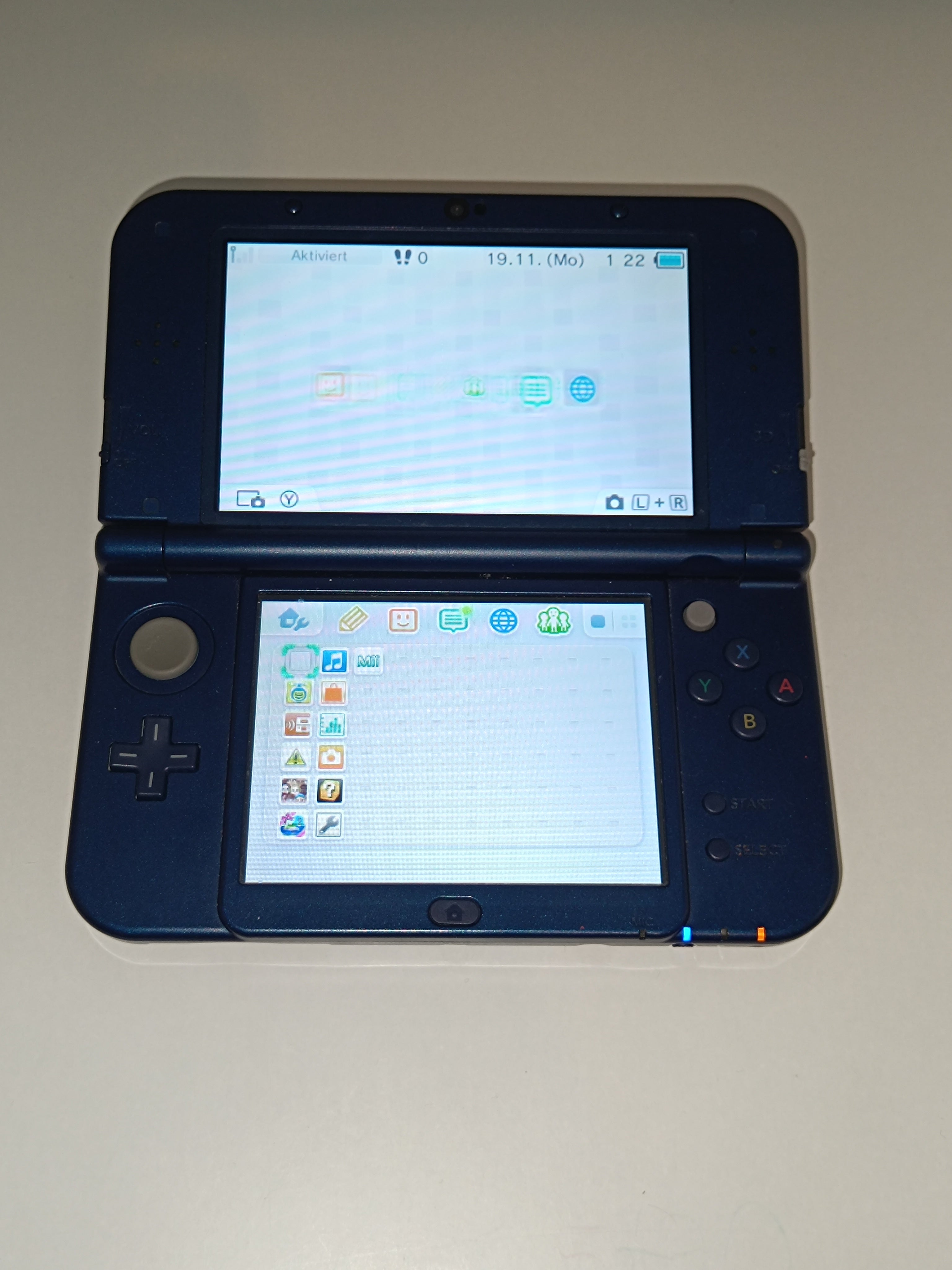 New Nintendo 3DS XL Dunkelblau