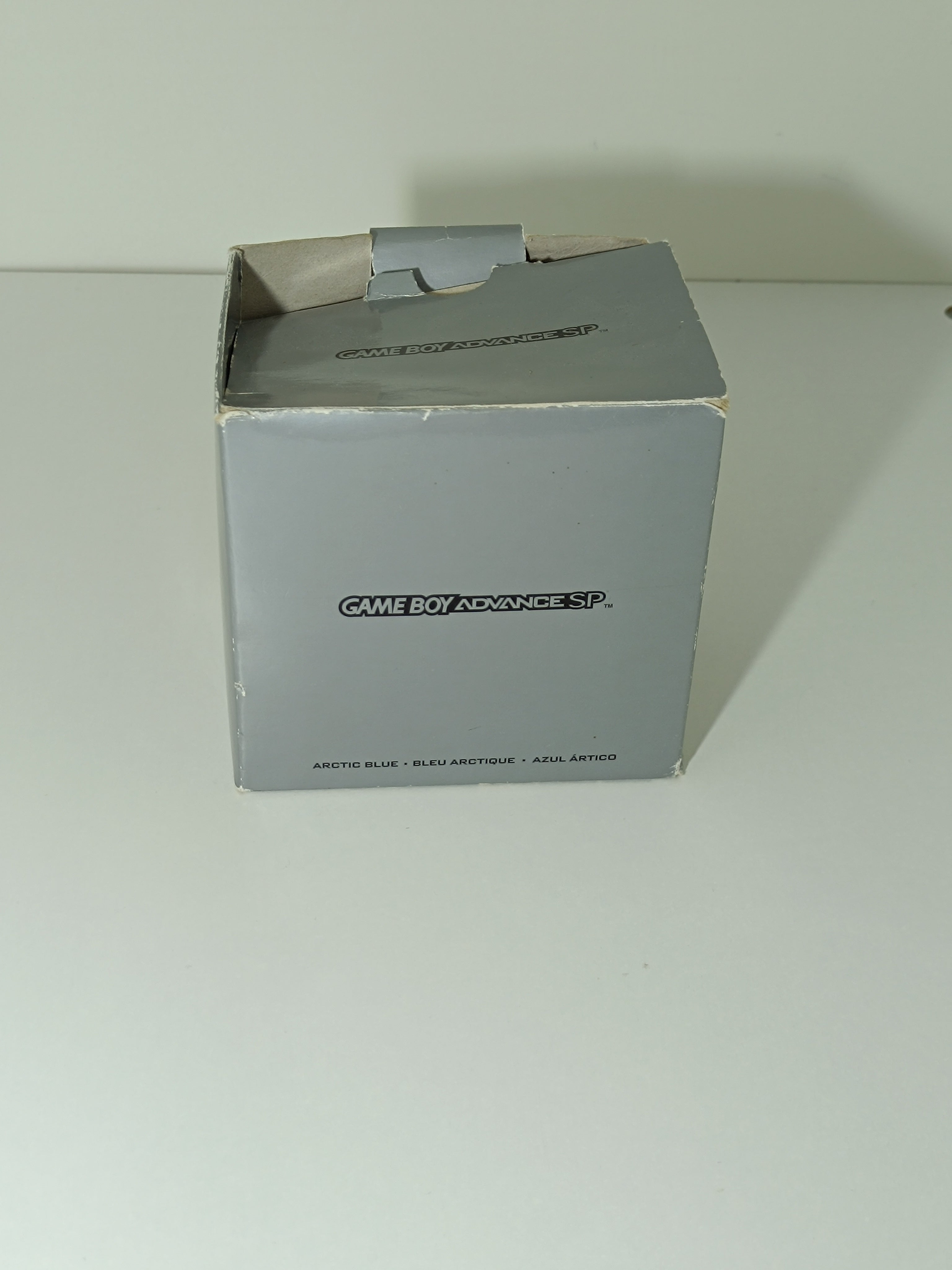 Game Boy Advance SP - Glacier Blue, inkl. Verpackung & Ladegerät