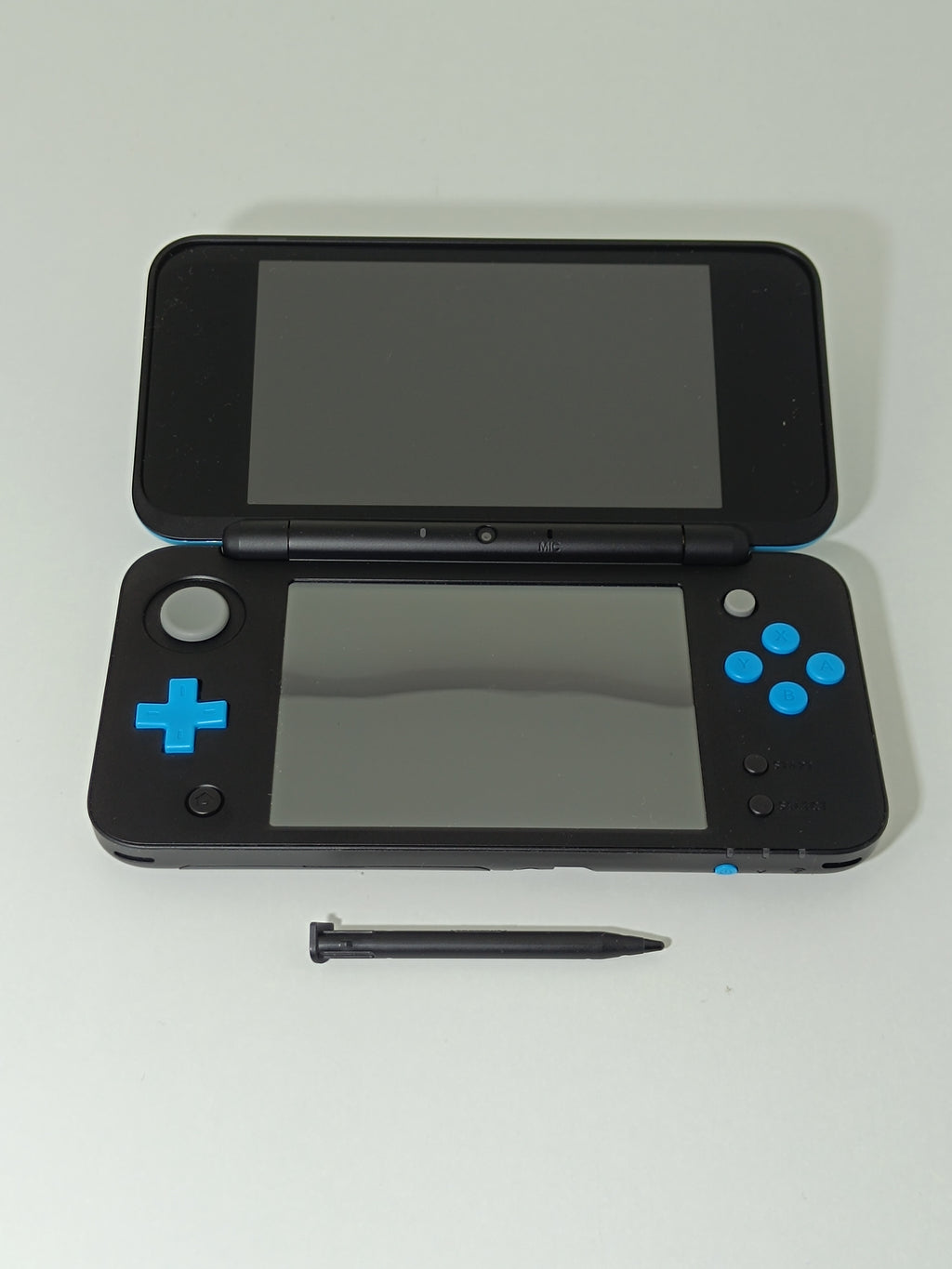 New Nintendo 2DS XL - Blau / Schwarz - inkl. Originalverpackung & Ladegerät