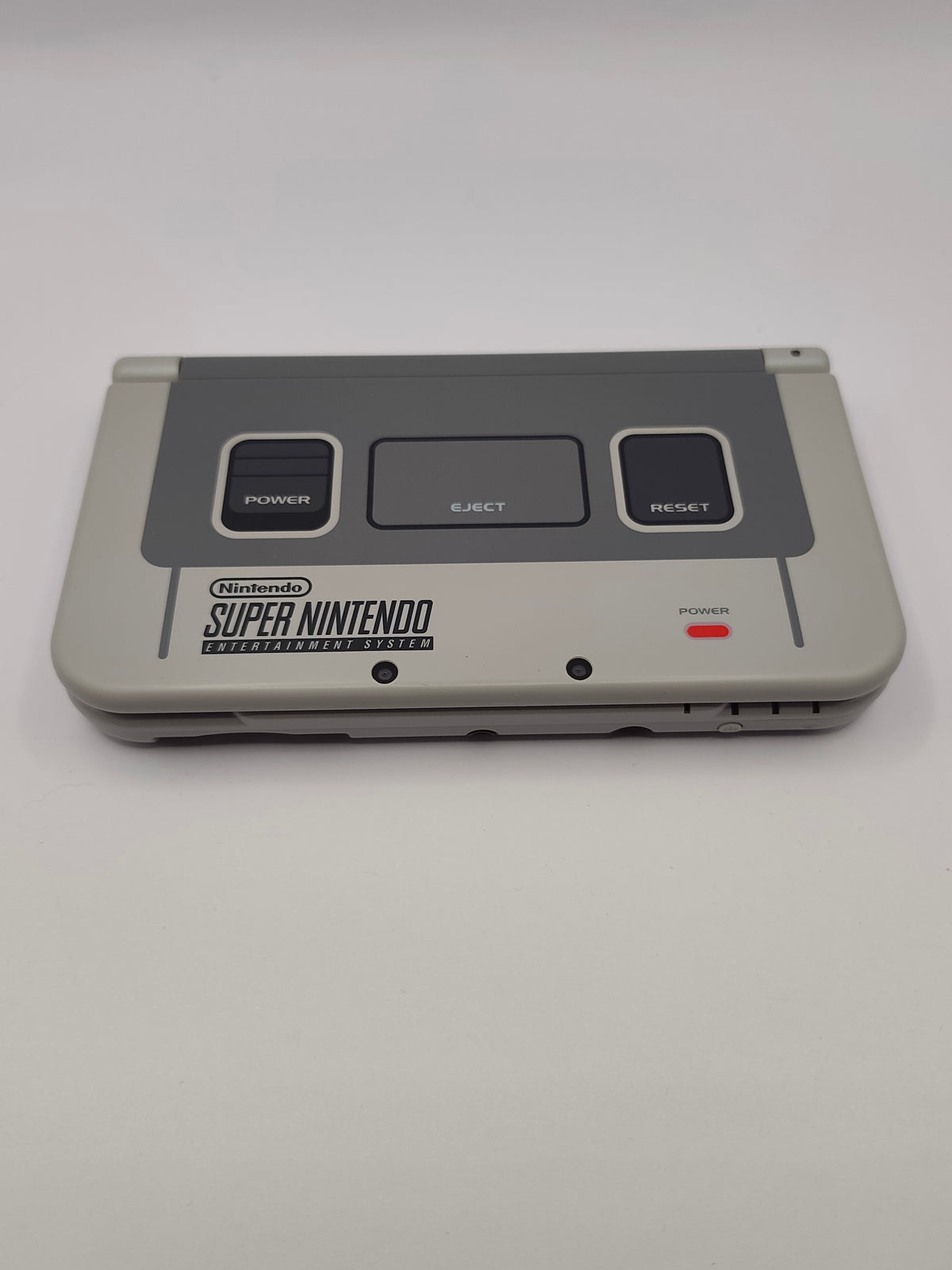 New Nintendo 3DS XL - SNES Edition inkl. Verpackung & Ladegerät