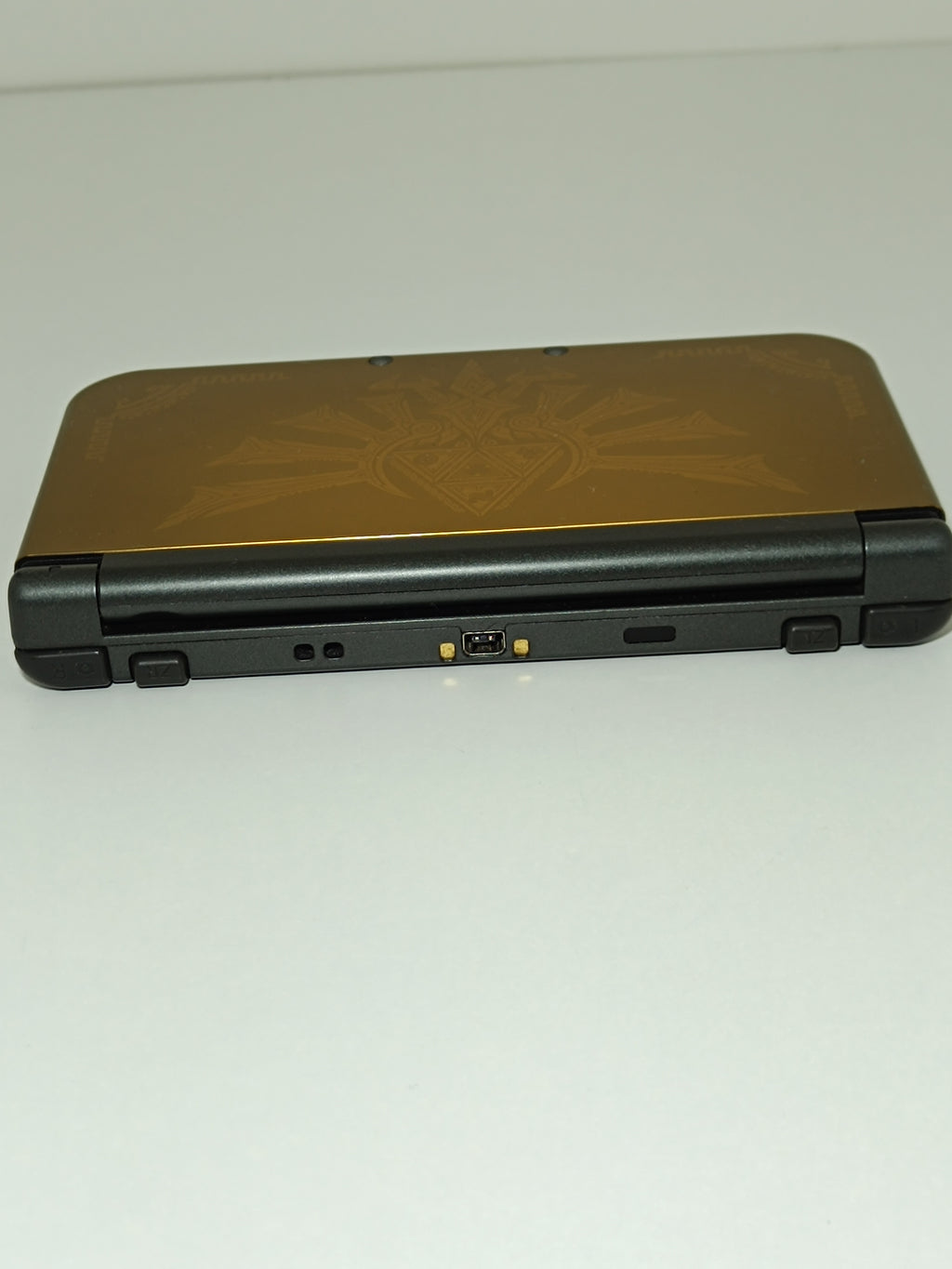 New Nintendo 3DS XL - Hyrule Edition