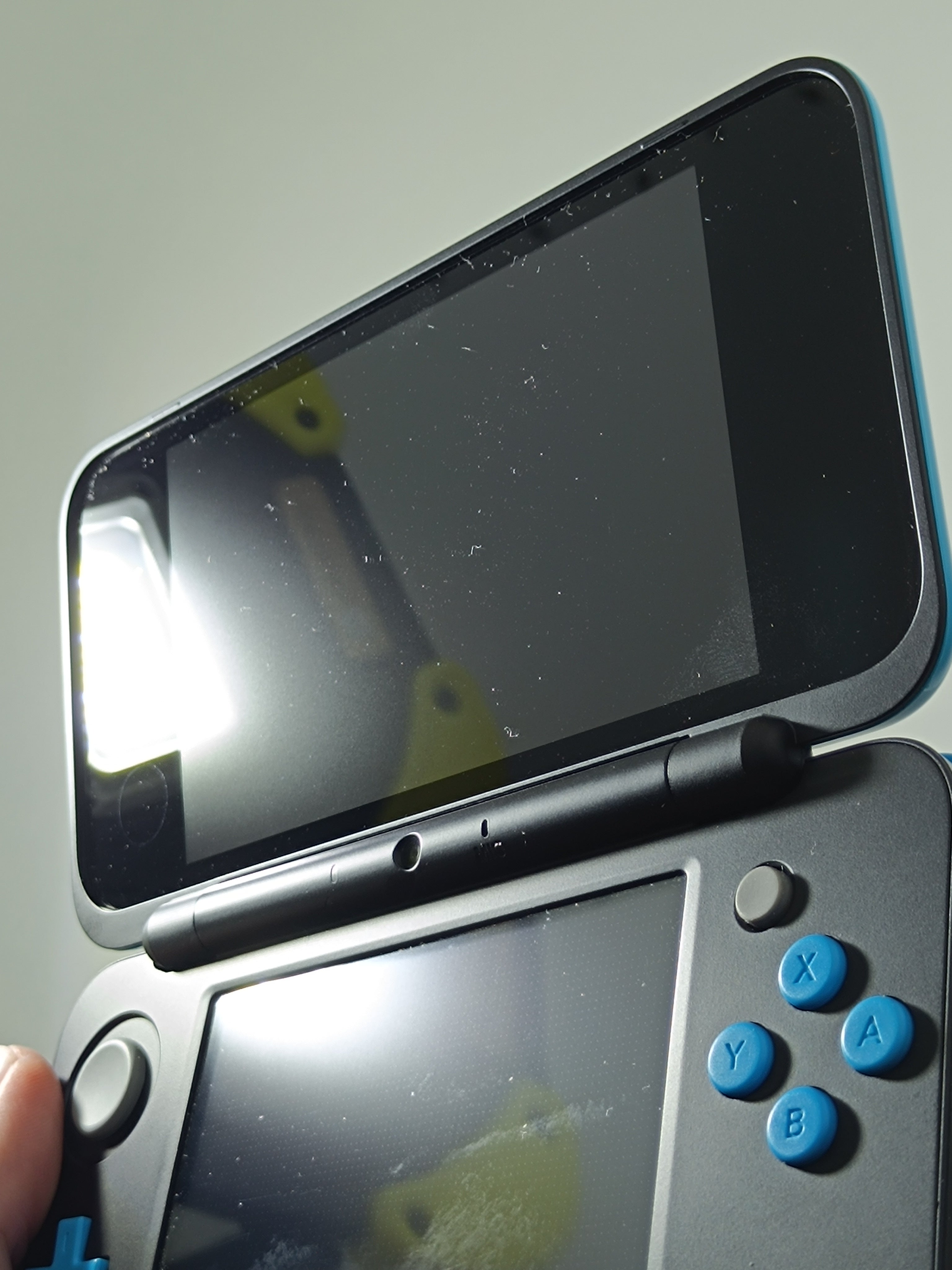 New Nintendo 2DS XL - Blau / Schwarz - inkl. Originalverpackung & Ladegerät