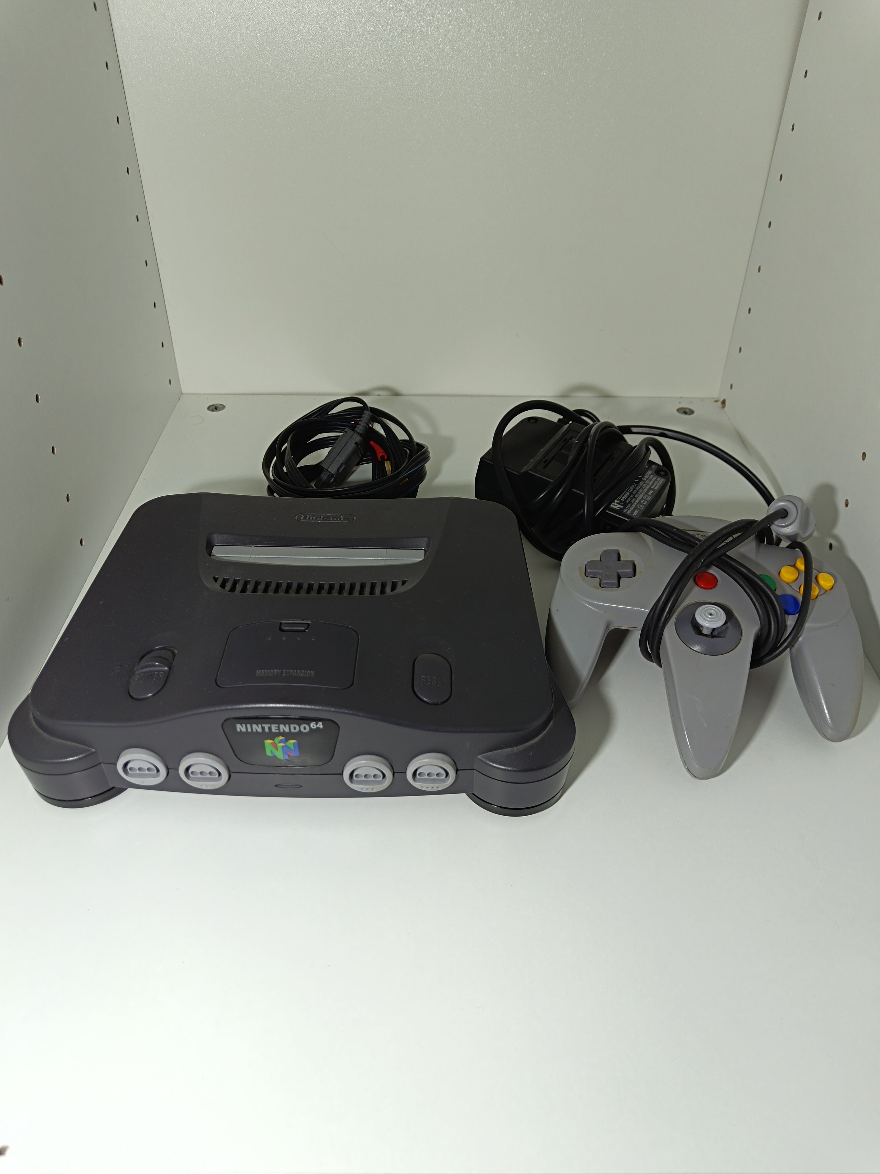 Nintendo 64 Konsole Komplett + Controller