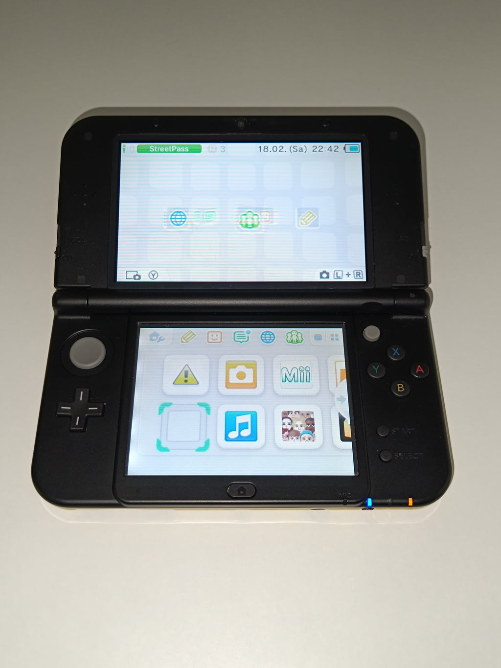 New Nintendo 3DS XL - Samus Edition