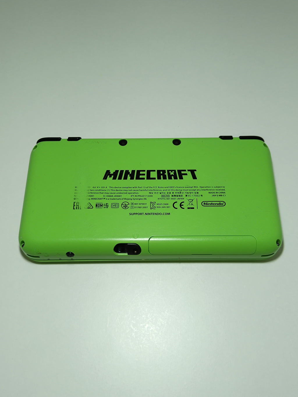 New Nintendo 2DS XL - Minecraft Edition