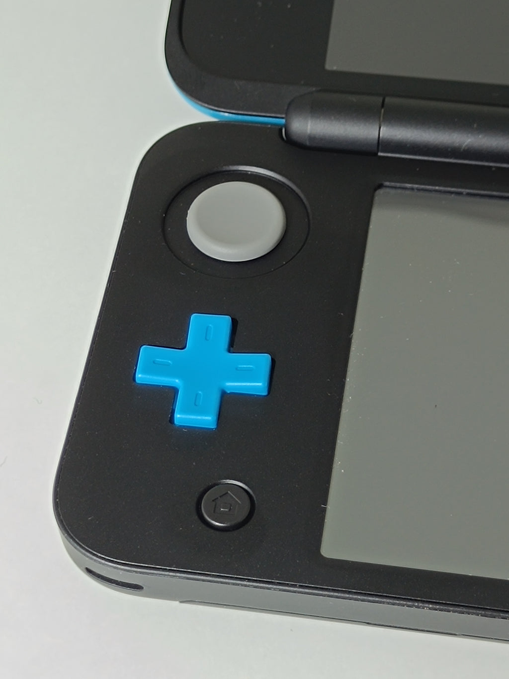 New Nintendo 2DS XL - Blau / Schwarz - inkl. Originalverpackung & Ladegerät