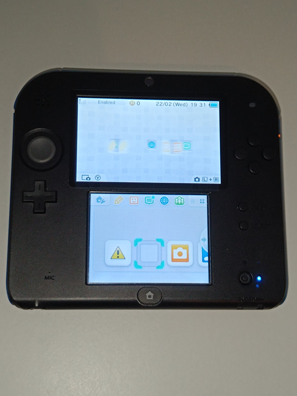 Nintendo 2DS Konsole - Blau / Schwarz