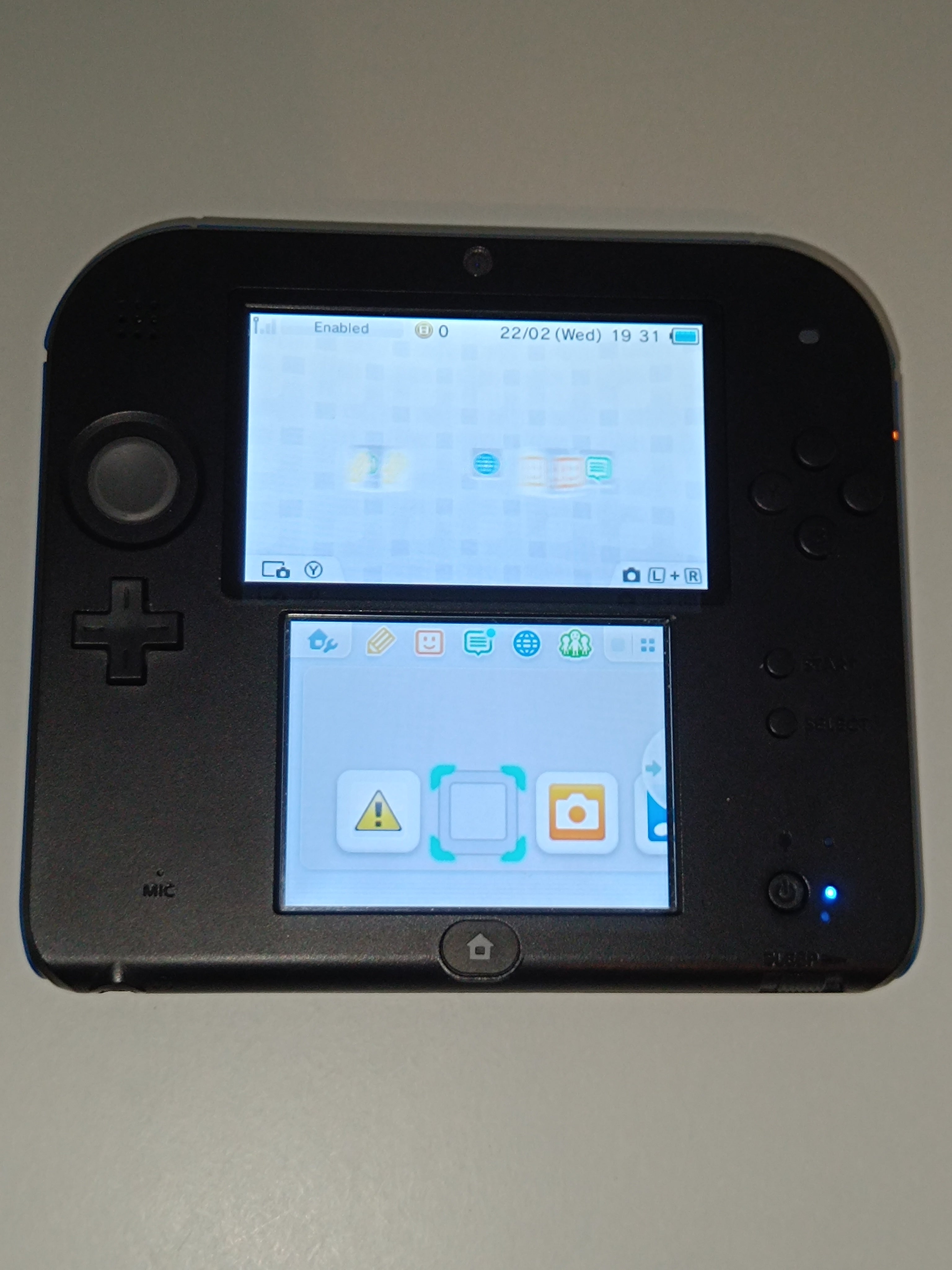 Nintendo 2DS Konsole - Blau / Schwarz