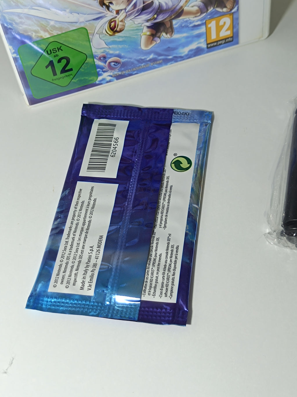 Kid Icarus Uprising BIG BOX - inkl. Sealed Sammelkarten