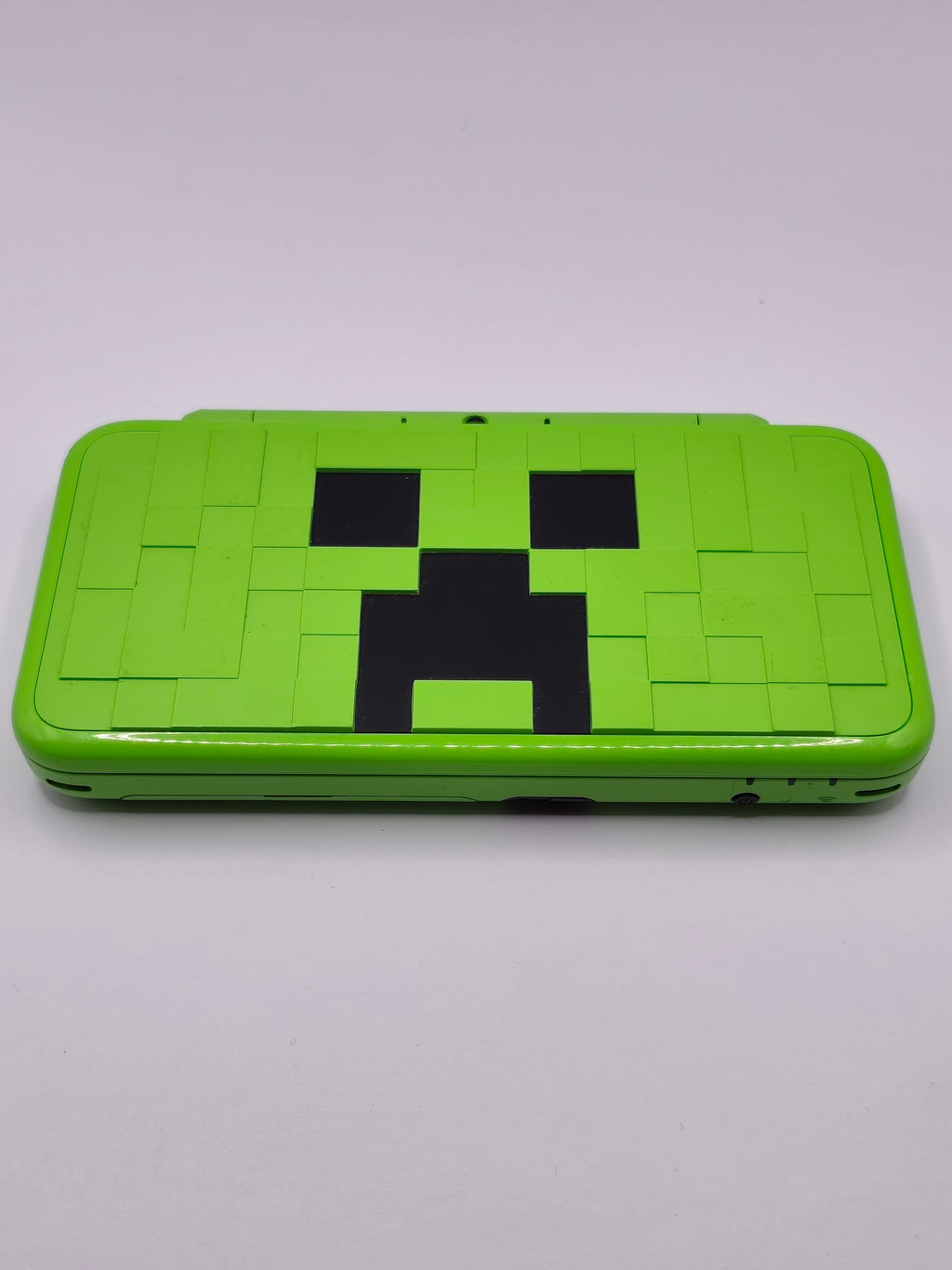 New Nintendo 2DS XL - Minecraft Edition