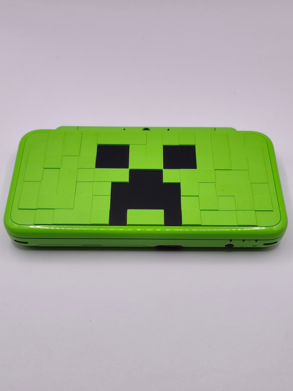 New Nintendo 2DS XL - Minecraft Edition
