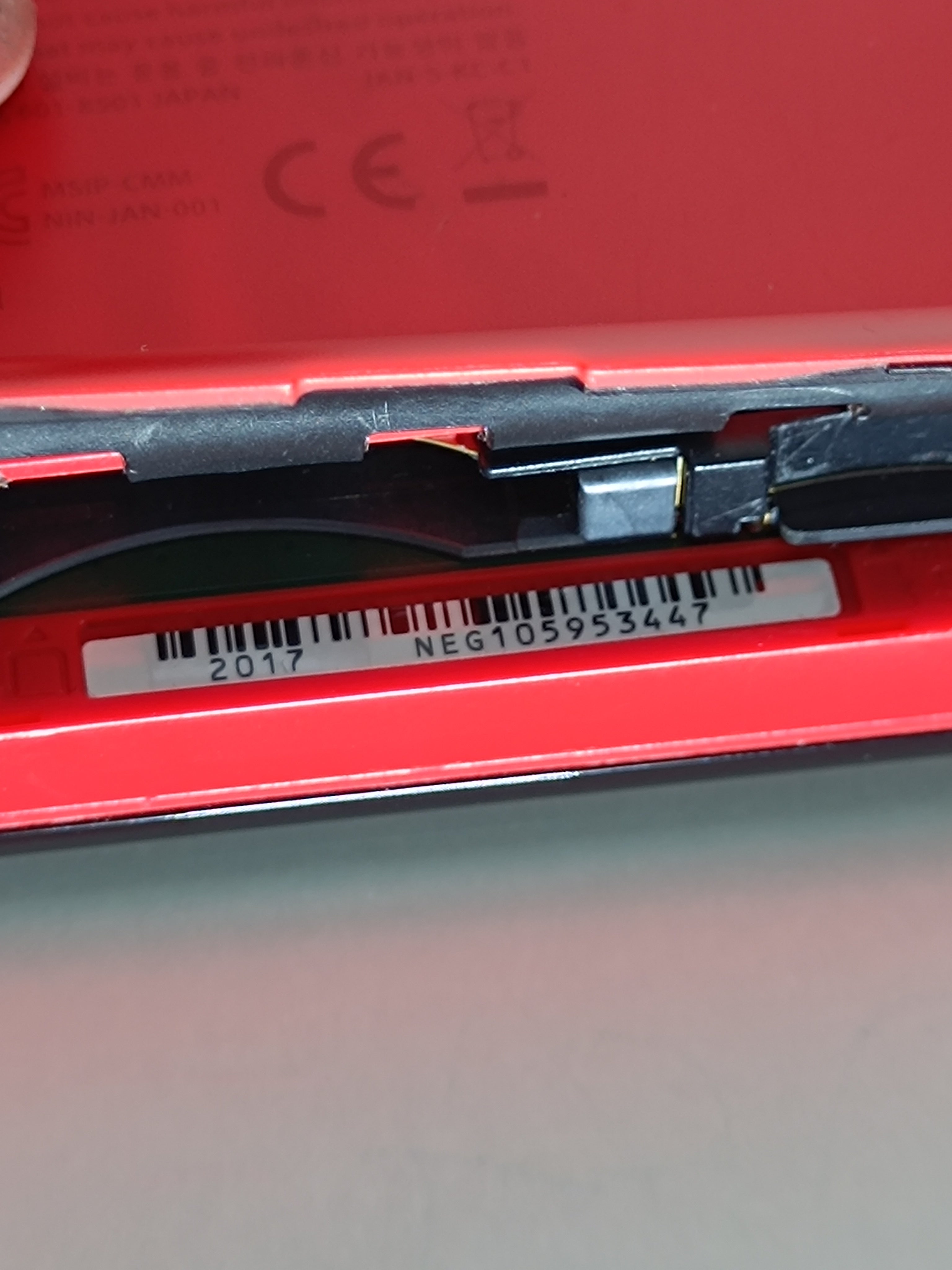 New Nintendo 2DS XL - Pokemon Pokeball Edition - inkl. Ladegerät