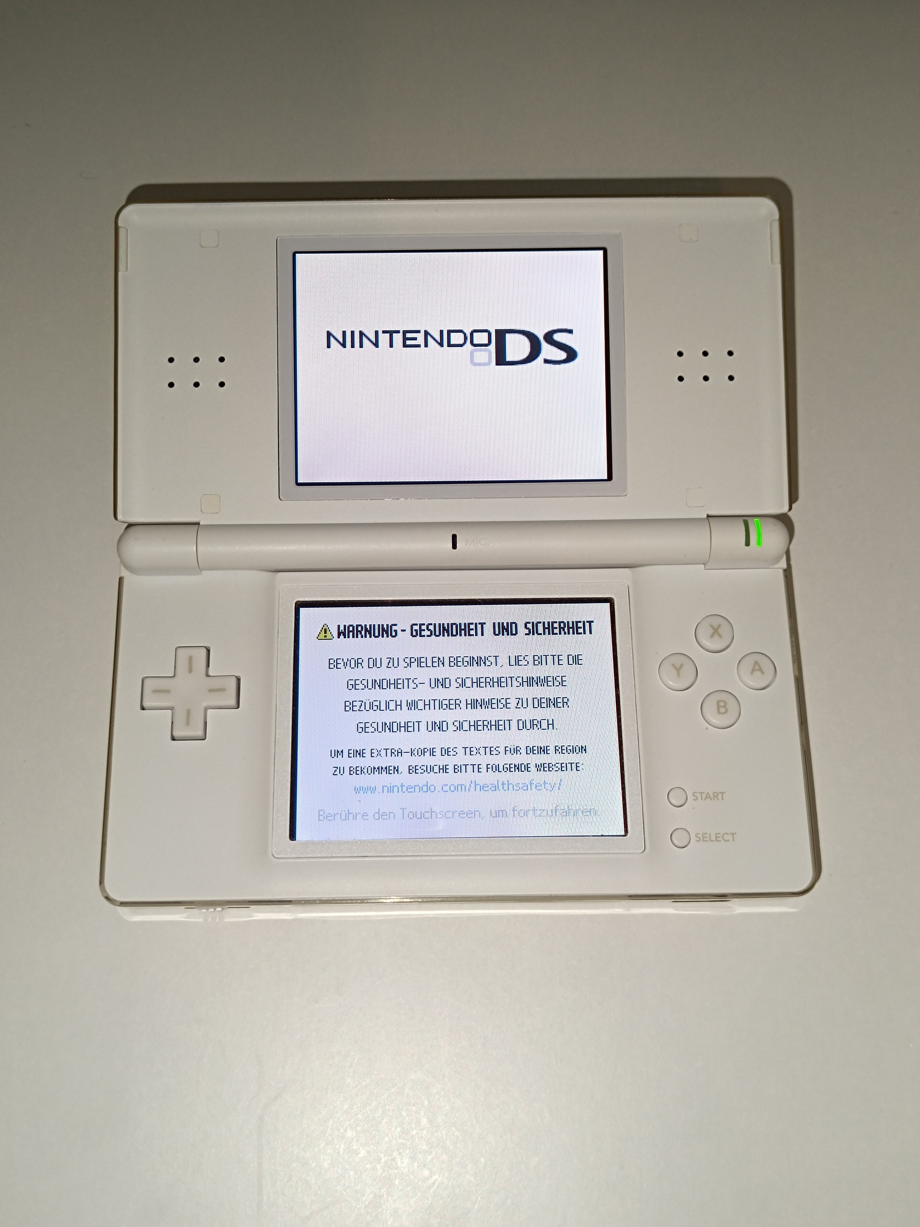 Nintendo DS Lite weiß + OVP & Ladegerät