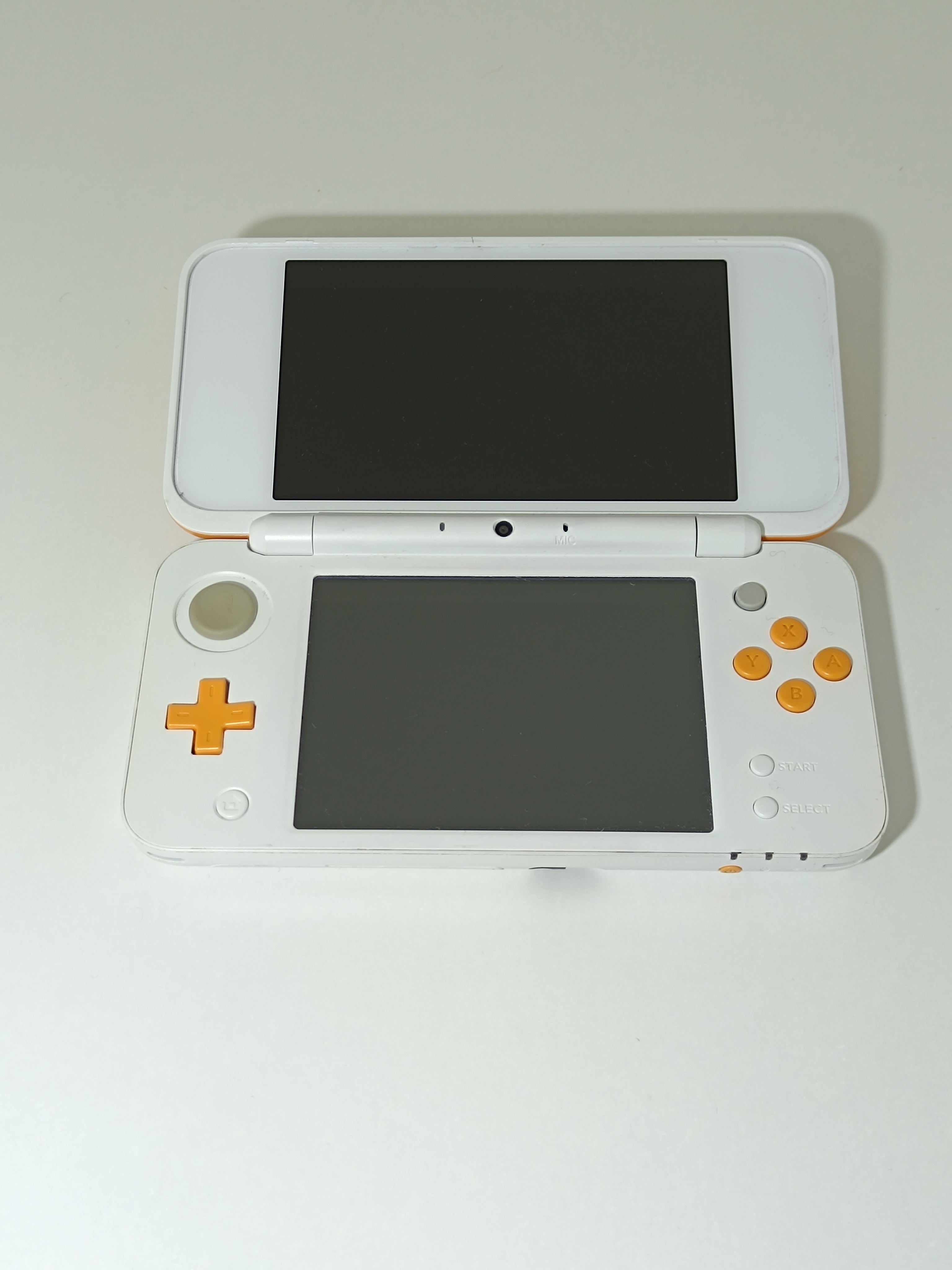 Nintendo 2DS XL - orange/weiß