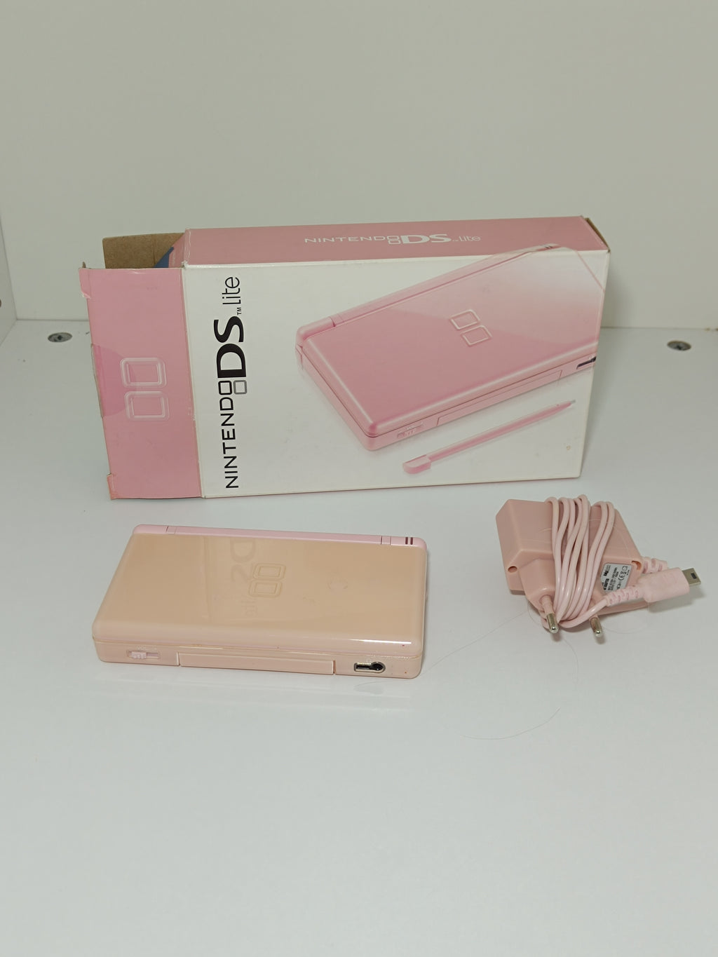 Nintendo DS Lite - Pink inkl. Verpackung & Ladegerät
