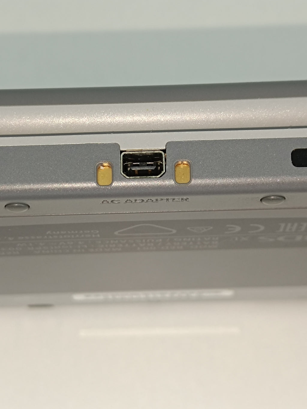 New Nintendo 3DS XL - SNES Edition inkl. Verpackung & Ladegerät