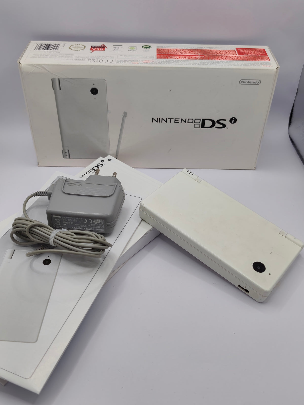Nintendo DSi Konsole - inkl Originalverpackung & Ladegerät