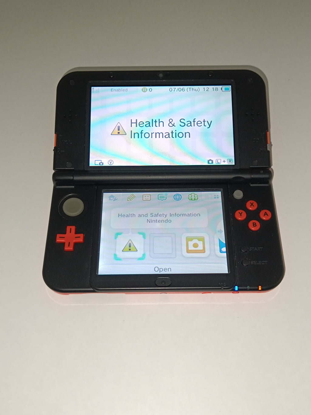 New Nintendo 3DS XL - Orange / Schwarz