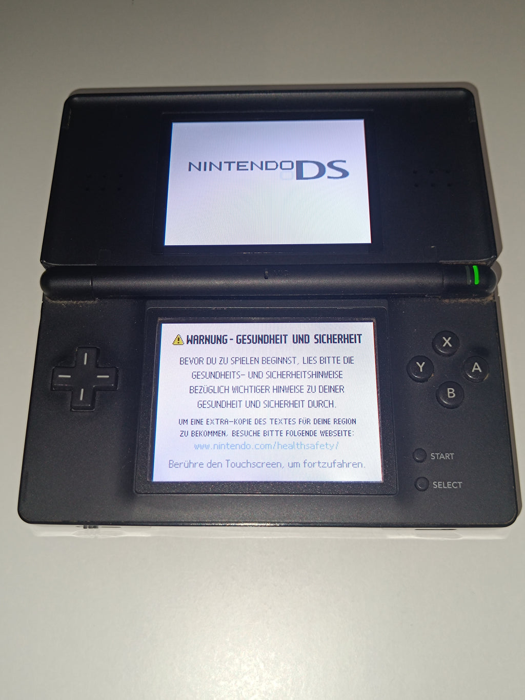 Nintendo DS Lite - Halbdefekt - inkl. Ladegerät