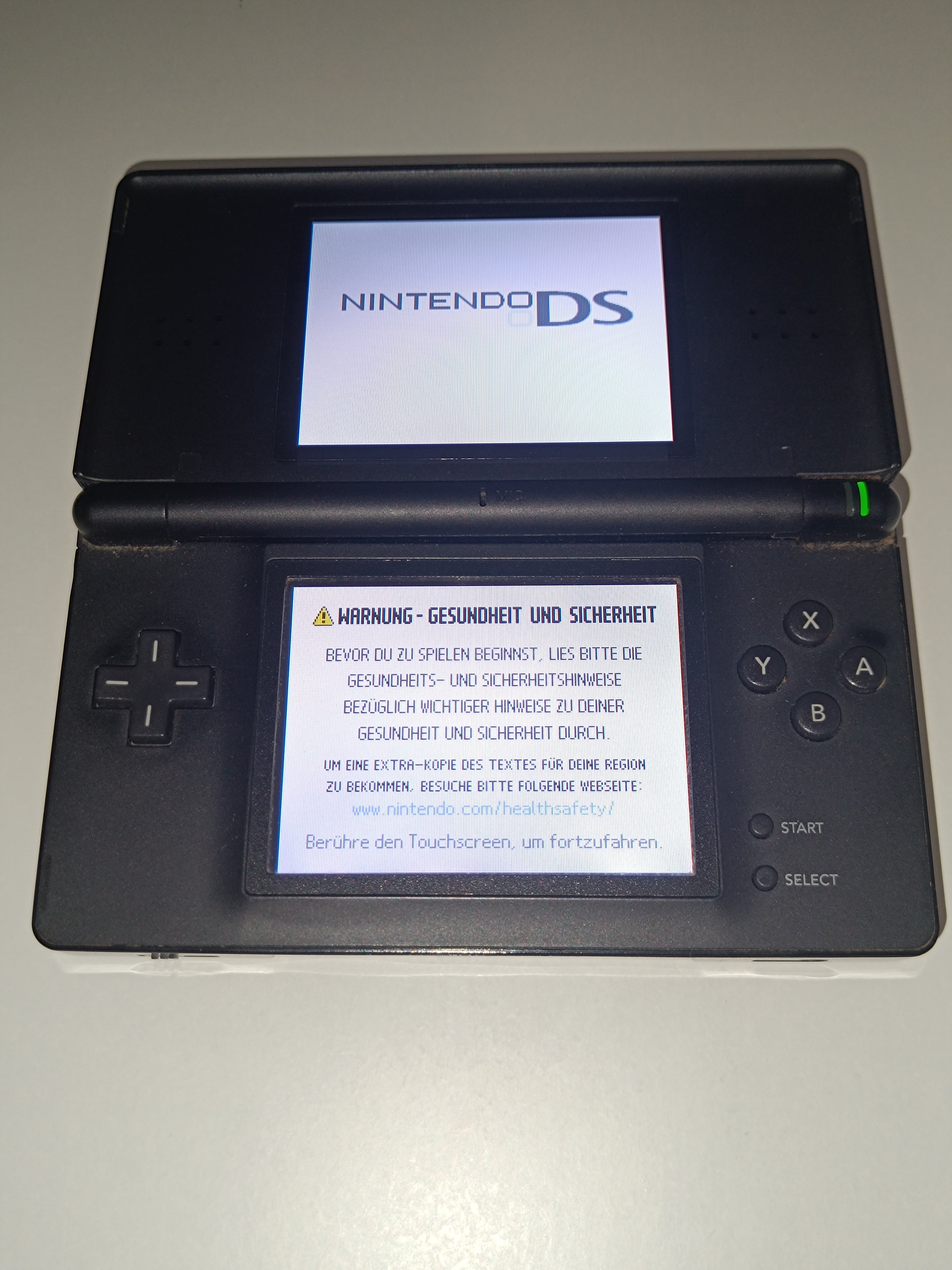 Nintendo DS Lite - Halbdefekt - inkl. Ladegerät