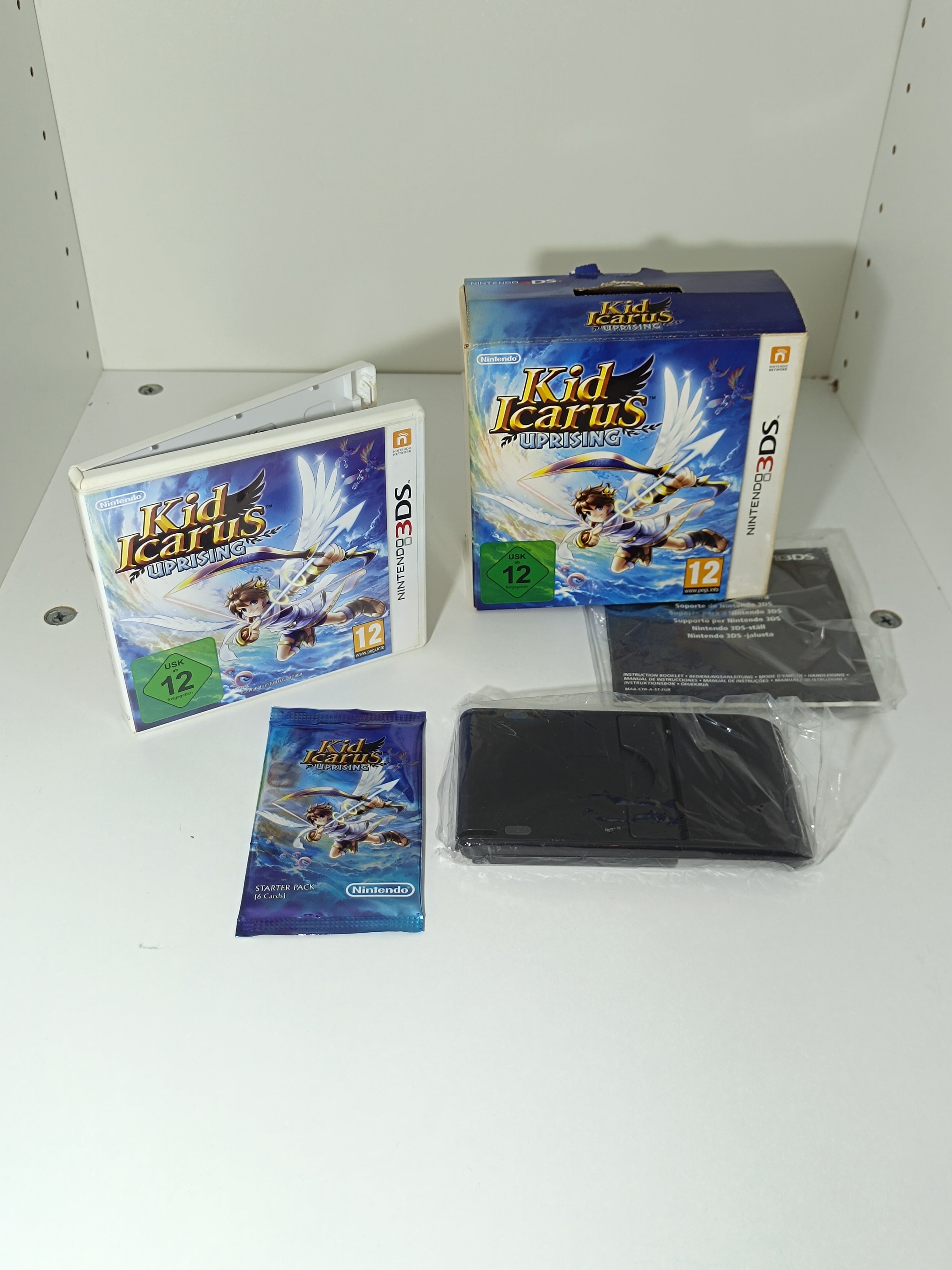 Kid Icarus Uprising BIG BOX - inkl. Sealed Sammelkarten