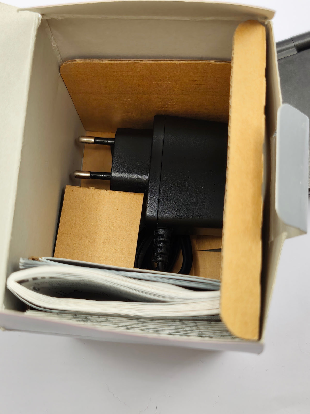 Game Boy Advance SP - Schwarz, inklusive Verpackung & Ladegerät