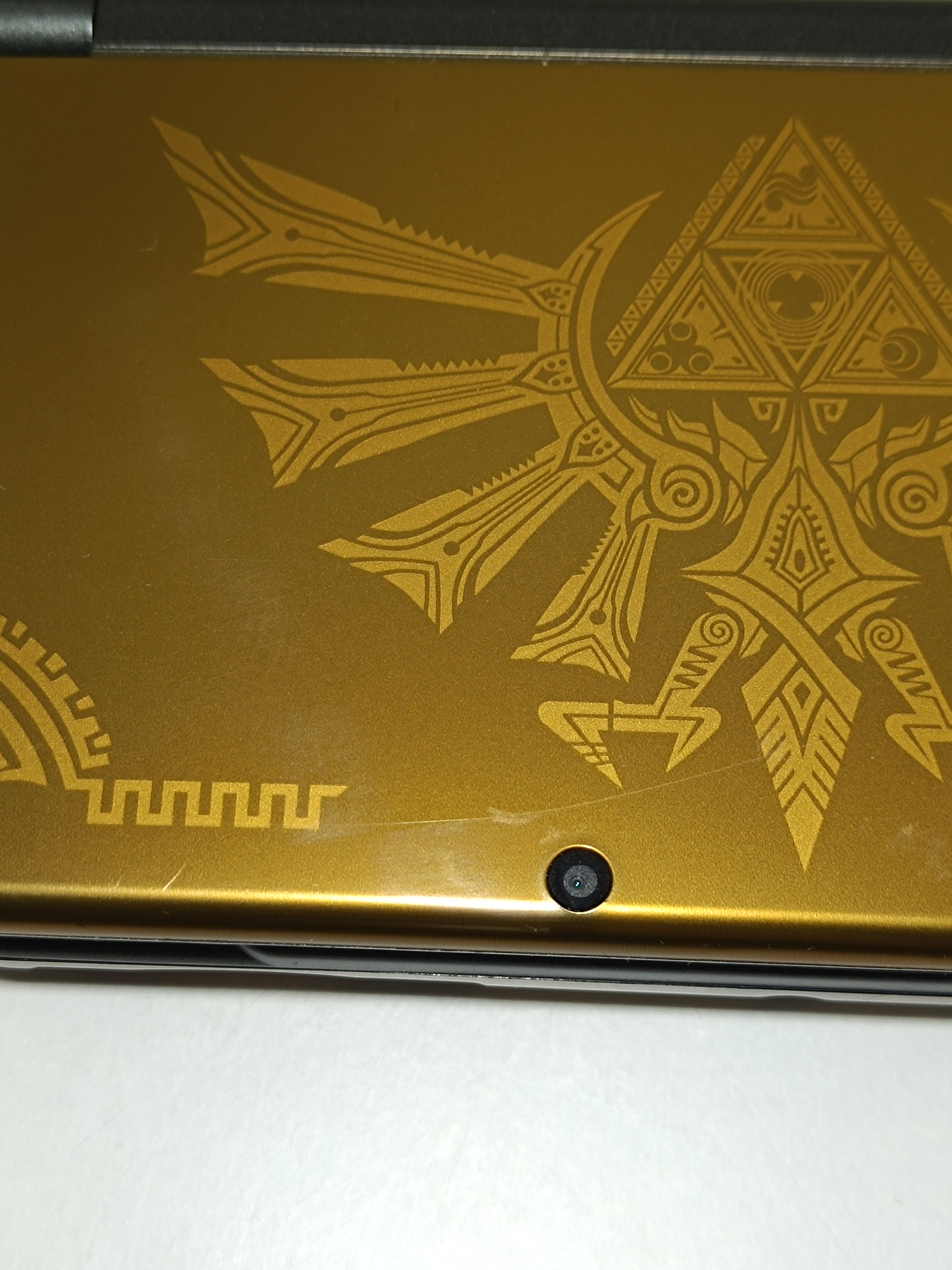 New Nintendo 3DS XL - Hyrule Edition