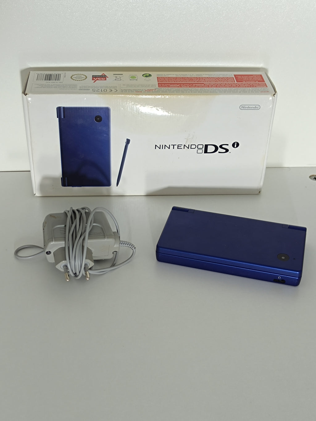 Nintendo DSi Konsole - Dunkelblau - inkl. OVP & Ladegerät