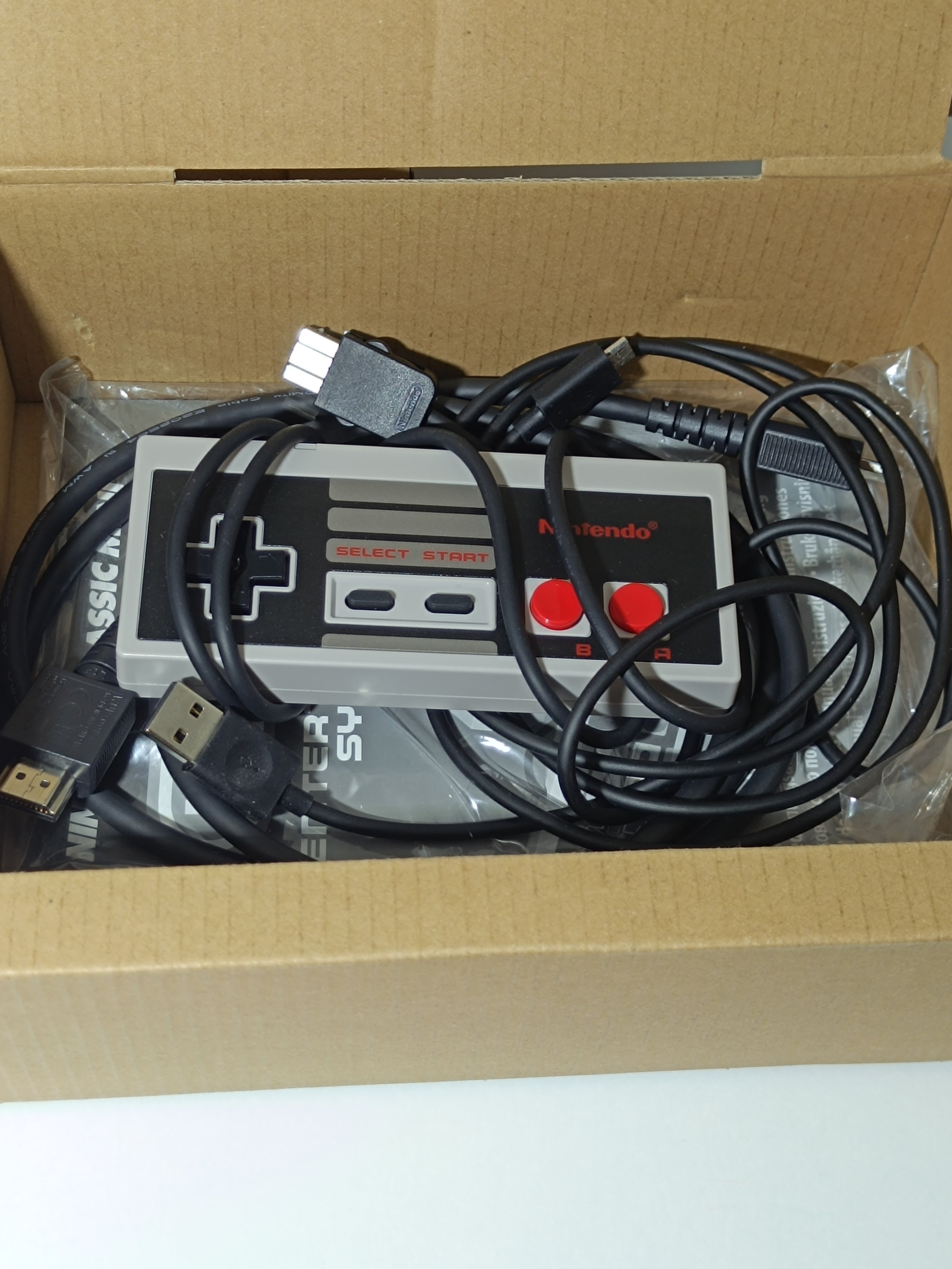 Nintendo NES mini - inkl 2 Controller & Originalverpackung
