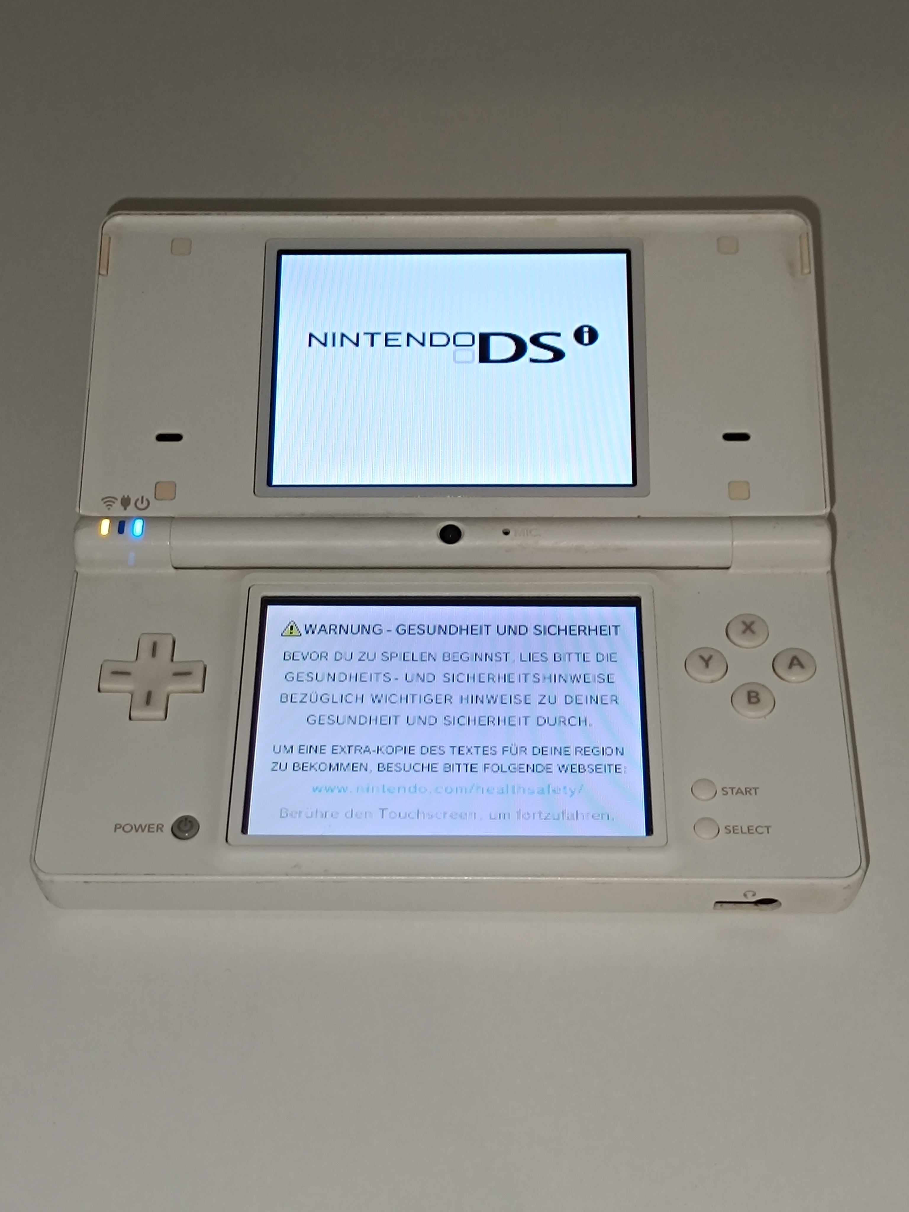 Nintendo DSi Konsole - inkl Originalverpackung & Ladegerät