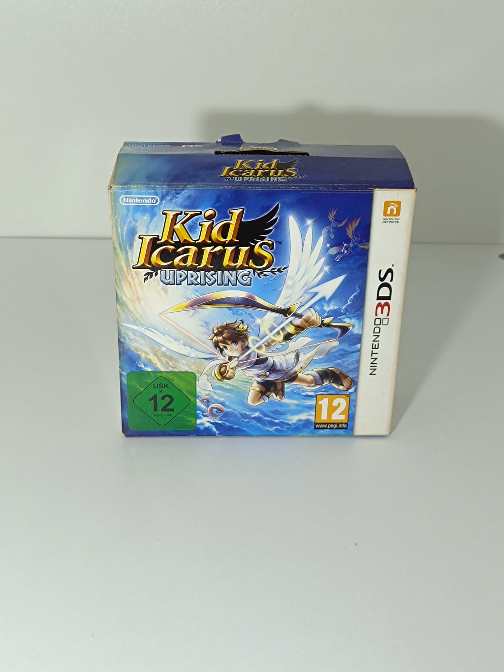 Kid Icarus Uprising BIG BOX - inkl. Sealed Sammelkarten