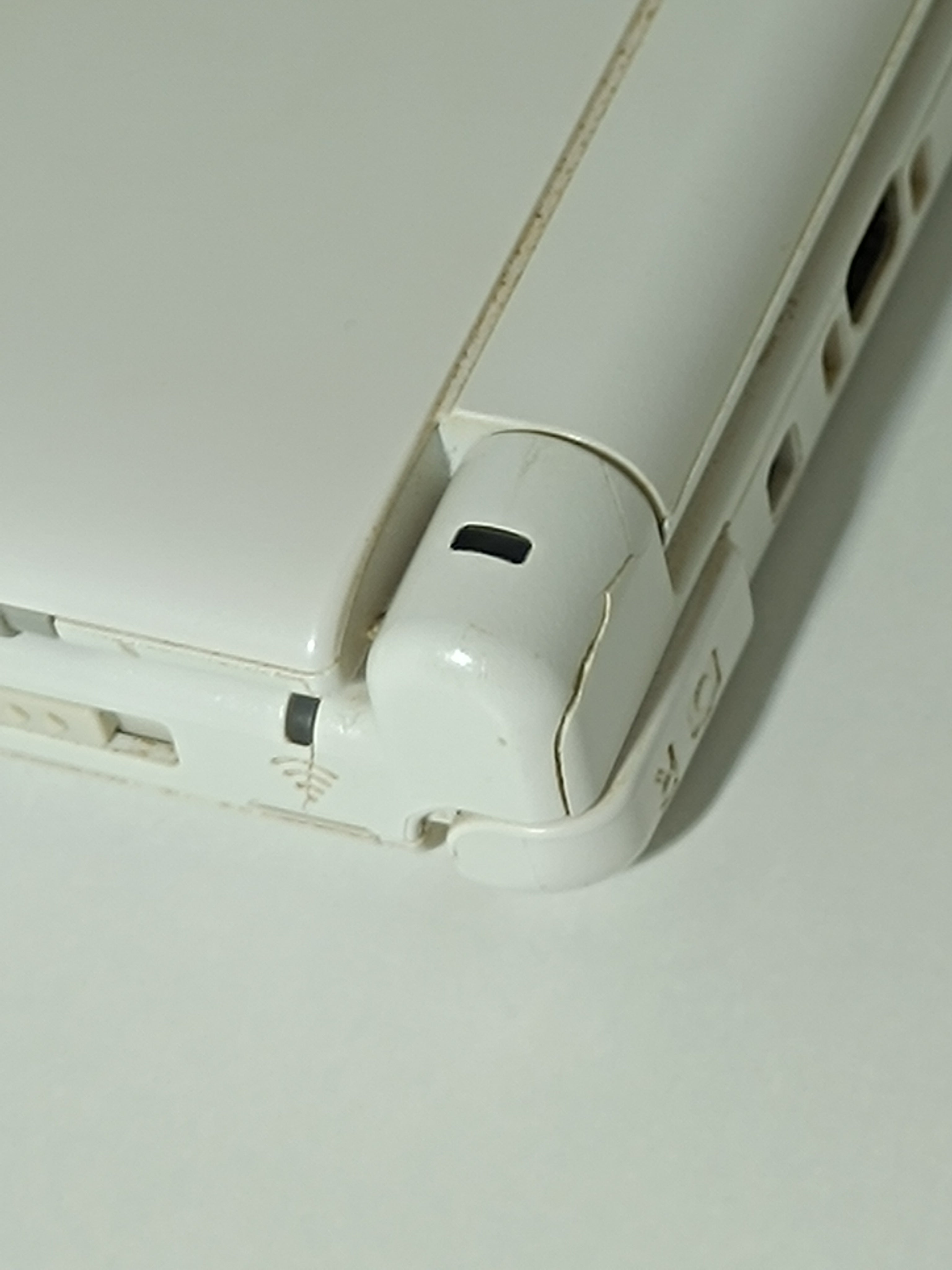 Nintendo 3DS XL - weiß - stark gebraucht