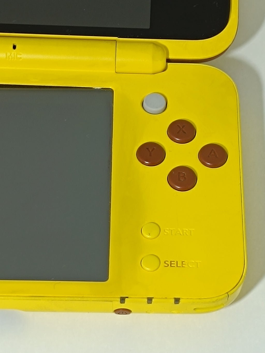 New Nintendo 2DS XL Pikachu Pokemon Edition - mit Bruch | Rarität