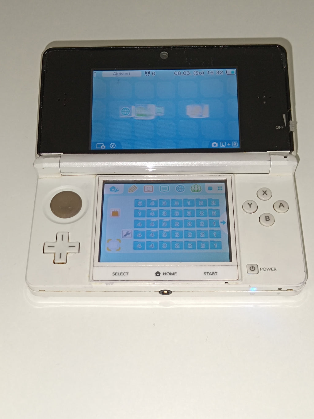 Nintendo 3DS - weiß - inkl. Ladegerät