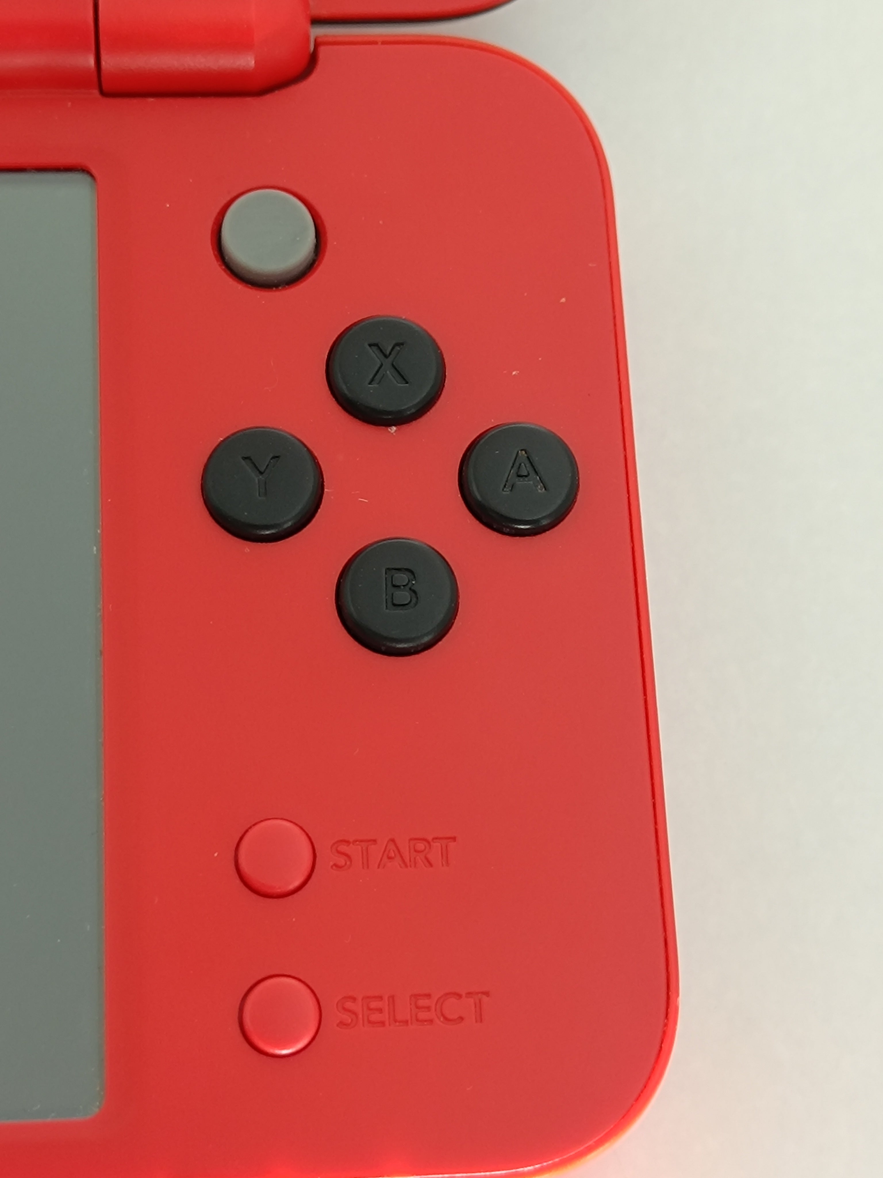 New Nintendo 2DS XL - Pokemon Pokeball Edition - inkl. Ladegerät